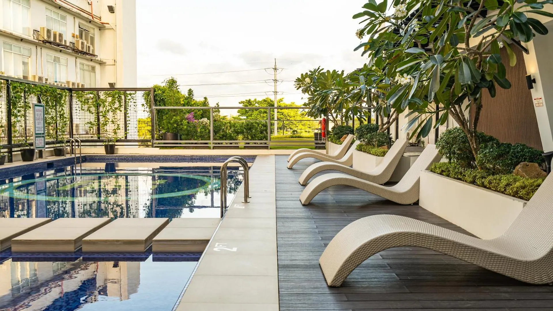 Ivory Residences I Premium Apartment L Close To Malls I Downtown I Managed By Bleuspace Davao City