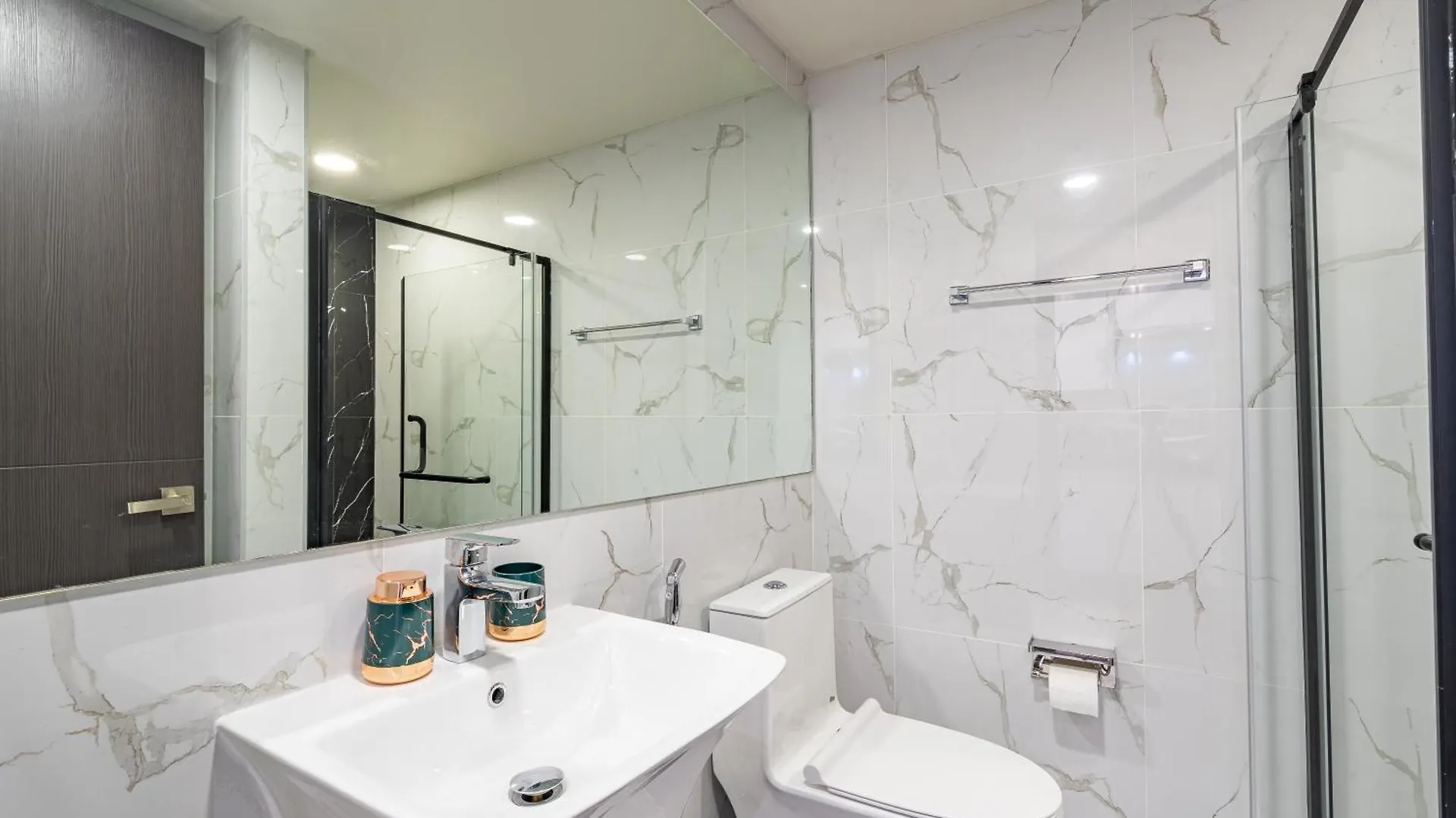 Ivory Residences I Premium Apartment L Close To Malls I Downtown I Managed By Bleuspace Davao City 0*,